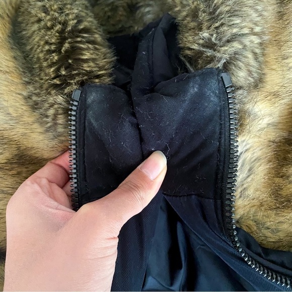Aritzia Parka Goose Down Asymmetrical Faux Fur Hood Fall Winter Black XXS GUC - Picture 3 of 13
